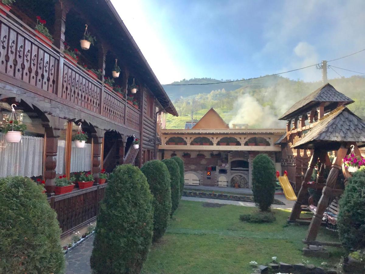 Pensiunea Cretuca Botiza Exteriér fotografie
